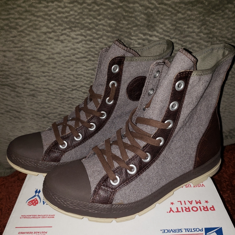 Converse church taylor boots Mens 9.5